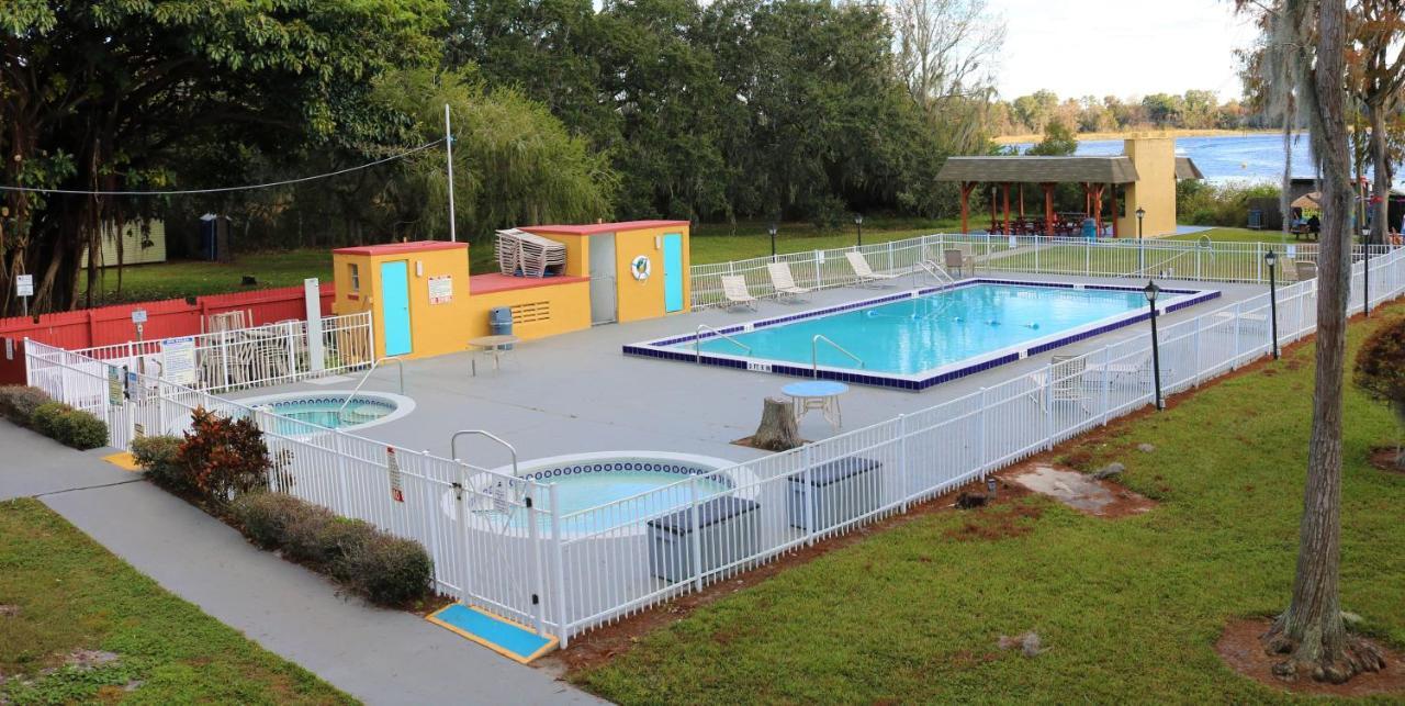 Howard Johnson By Wyndham Lake Front Park Kissimmee Exteriér fotografie