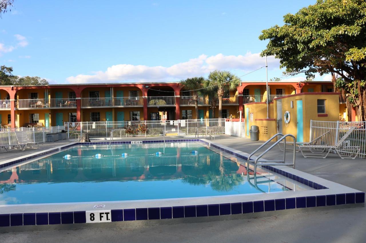 Howard Johnson By Wyndham Lake Front Park Kissimmee Exteriér fotografie