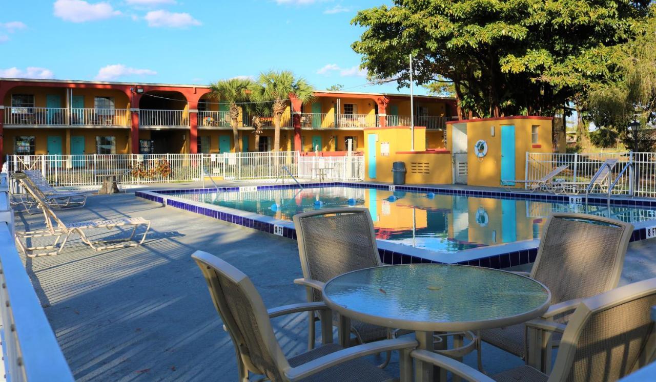 Howard Johnson By Wyndham Lake Front Park Kissimmee Exteriér fotografie